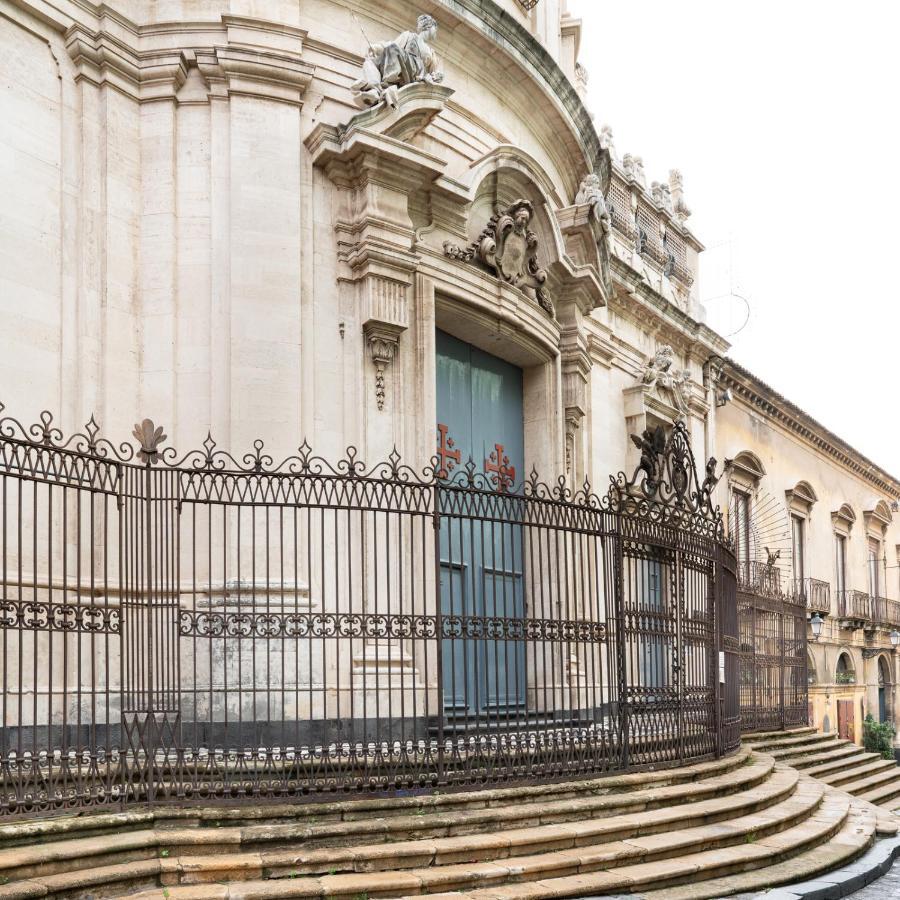 Вилла Benedettini Charming House Катания Экстерьер фото